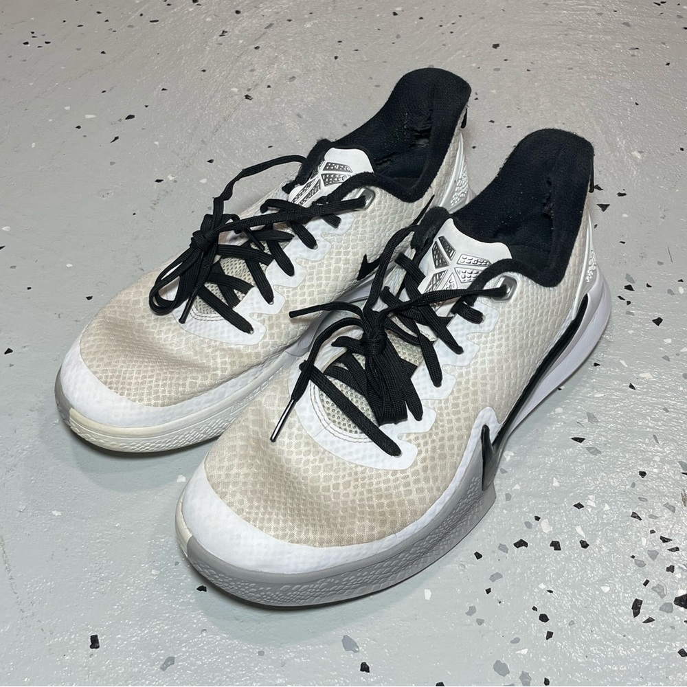 Nike Mamba Focus TB Mens Size 7.5 White Grey 2019 Kobe Bryant